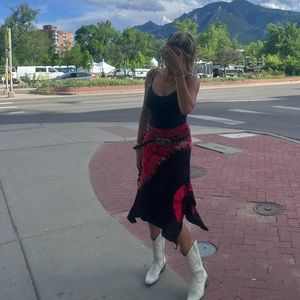 Got this super soft and gorgeous skirt at a boulder fair! Great quality❤️